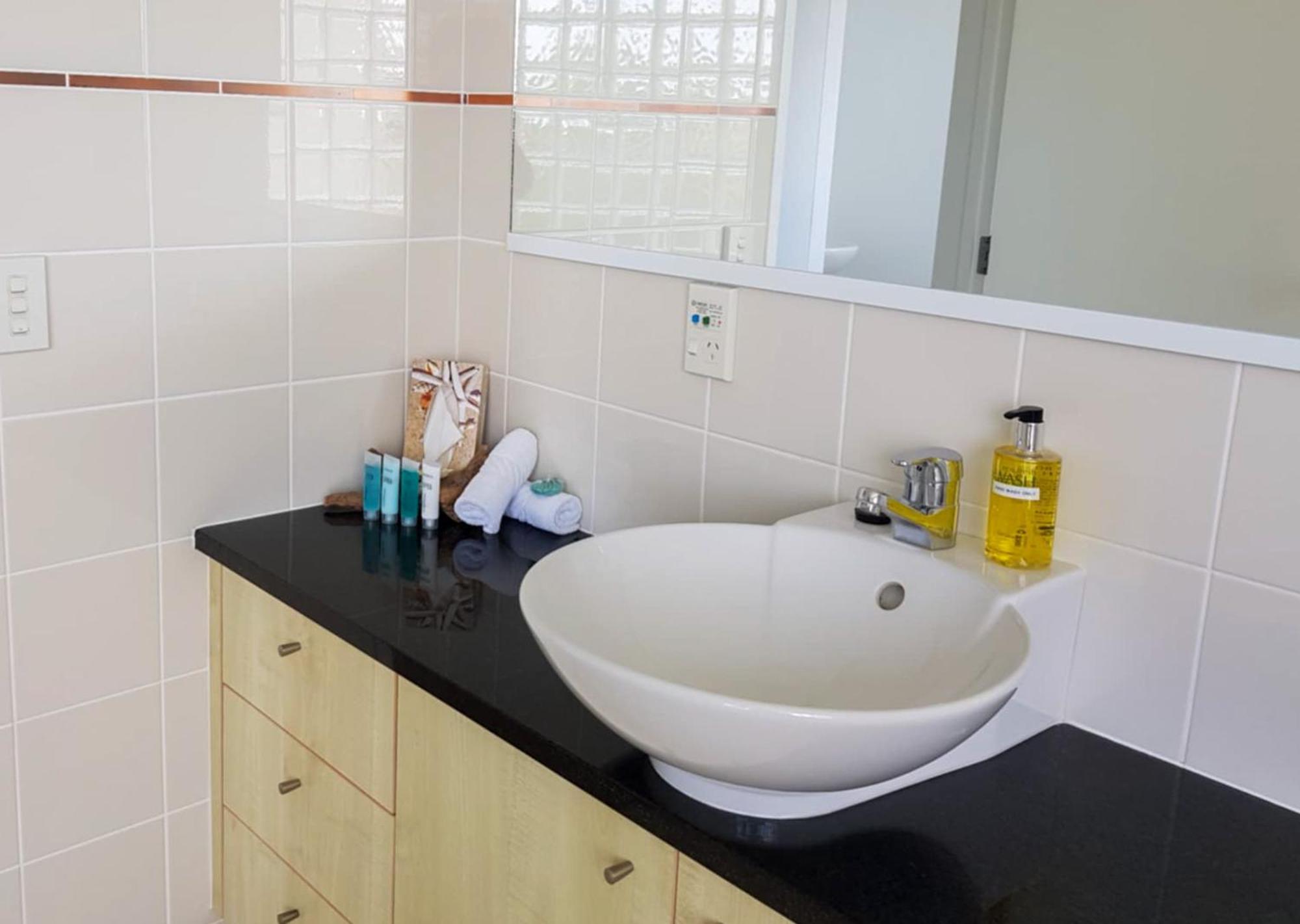 Ocean Breeze Aparthotel Pauanui
