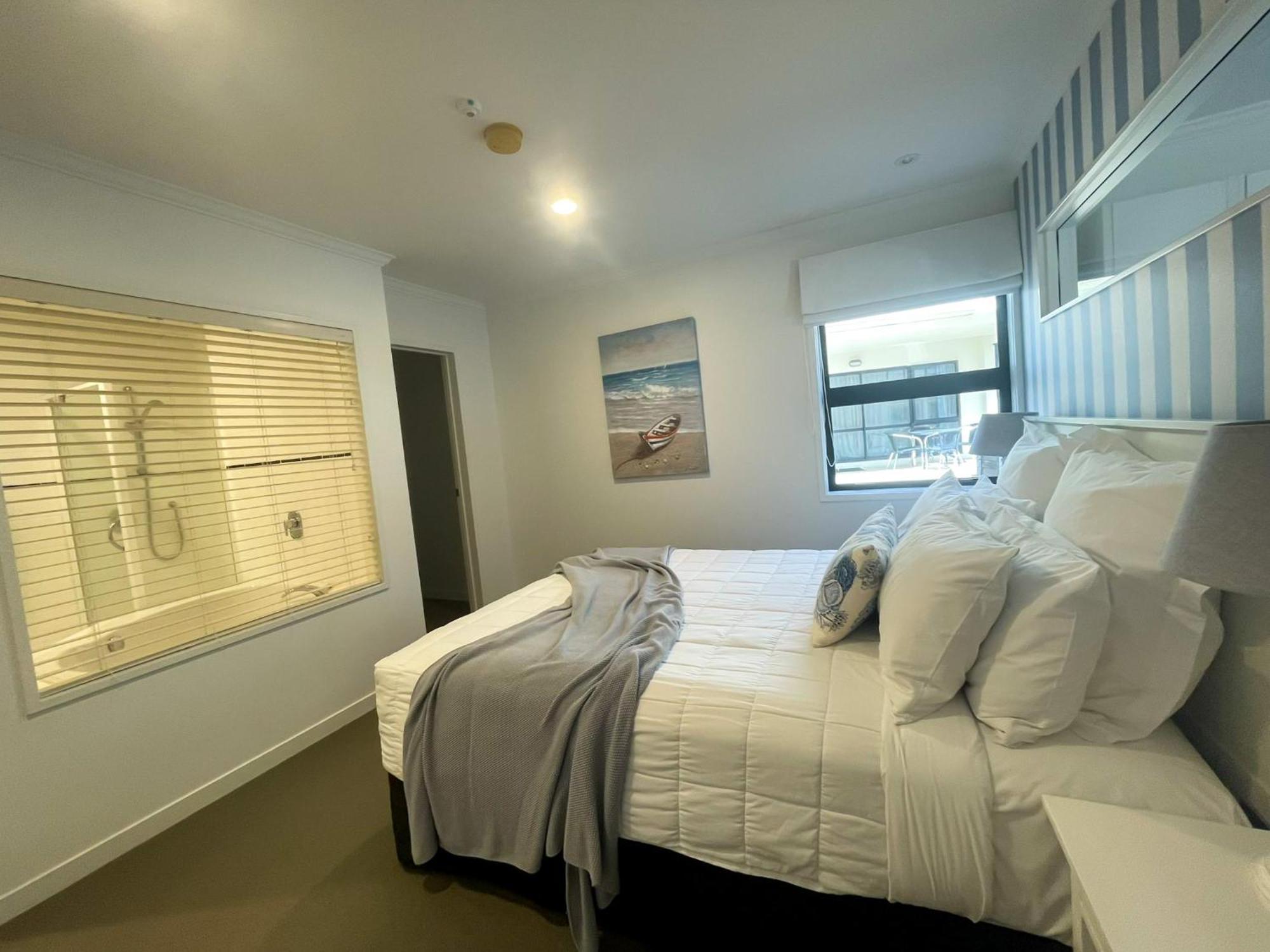 Aparthotel Ocean Breeze 4*